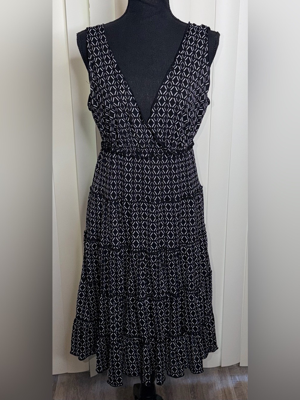 Style & Co Dress Tiered Sleeveless Stretchable Lined Black & White Size L
